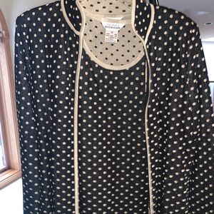 A jacket and undershirt set